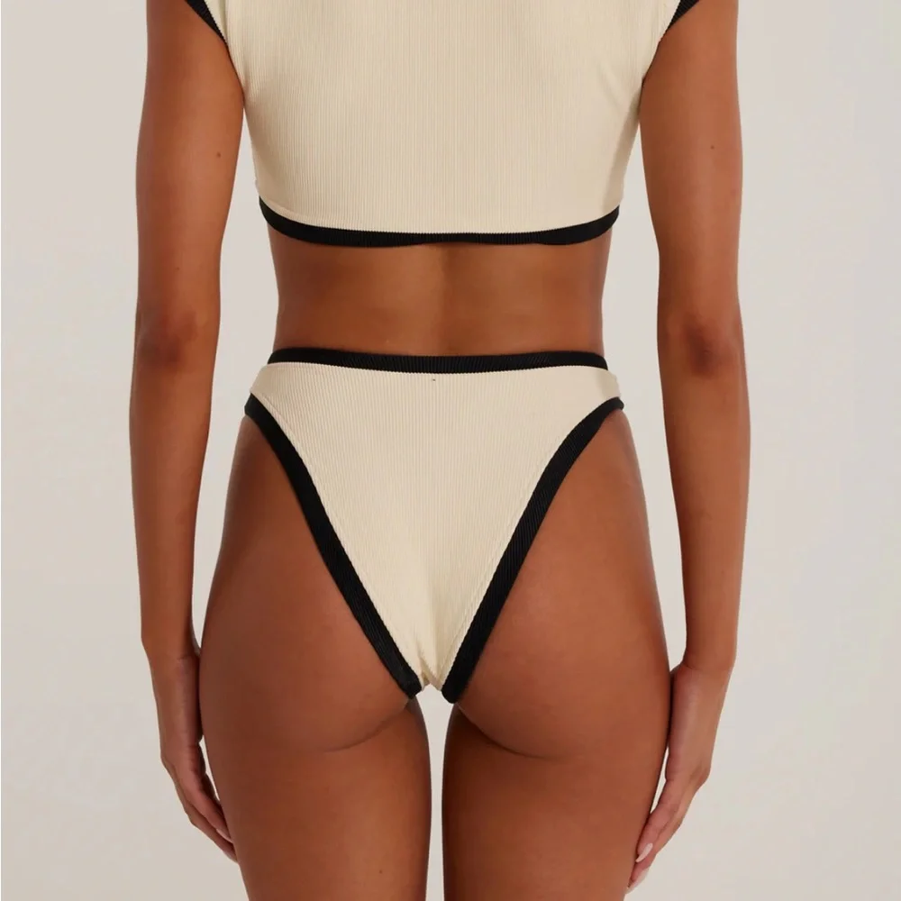 Same Los Angeles Black and Cream Grace Bikini Set- top M and bottom- S - Picture 3 of 6